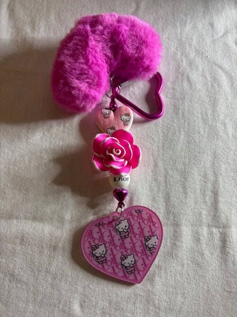 💖 Hello Kitty-Inspired “Love” Keychain